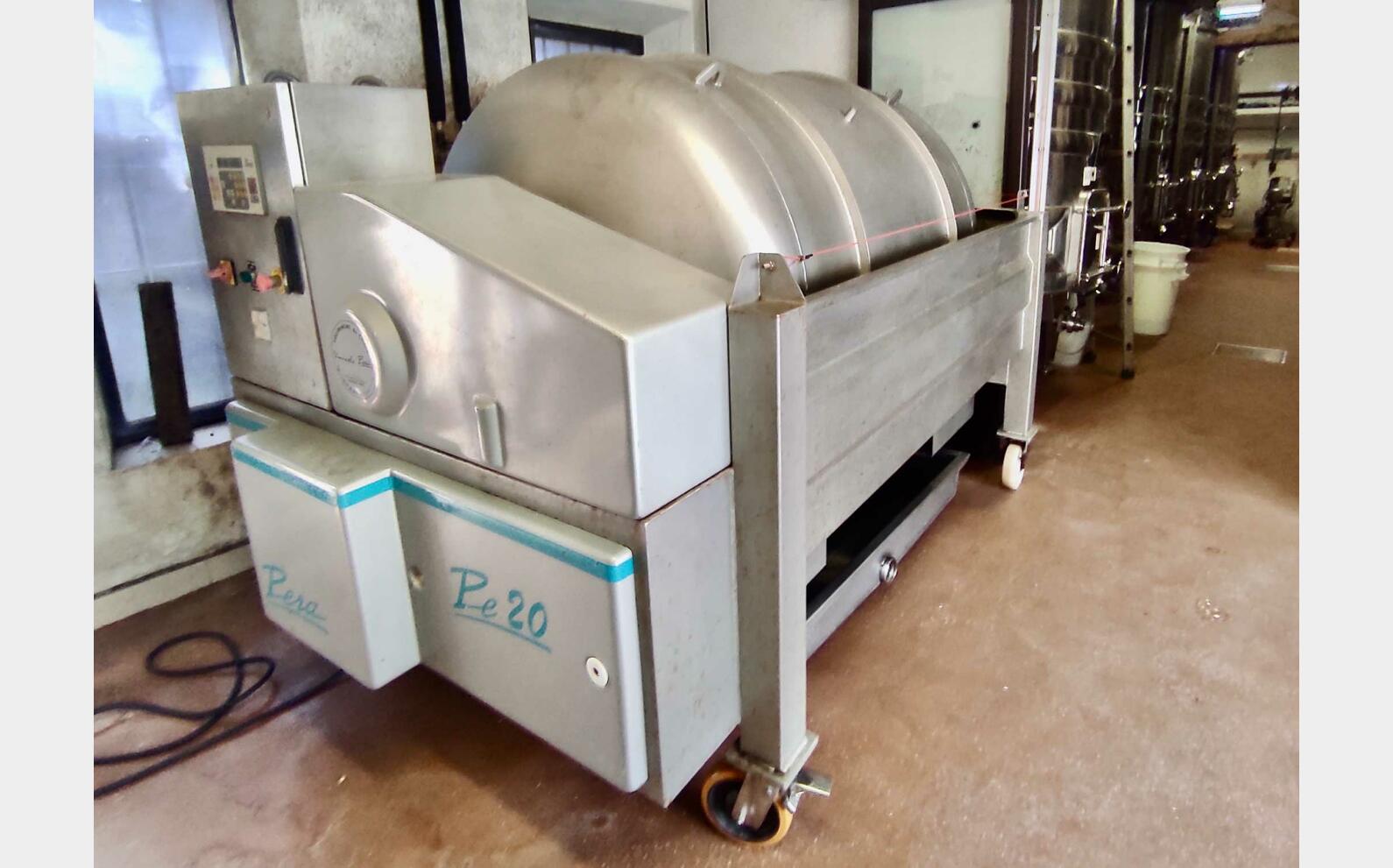 Pneumatic press - PE 20 20 HL (2 000 liters) PERA