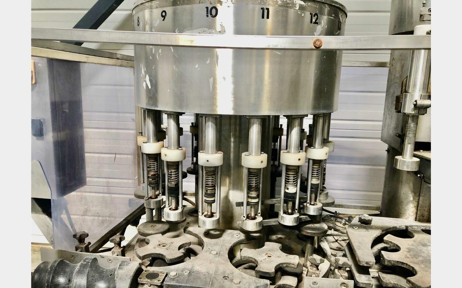 Filling and capping machine CLIFOM