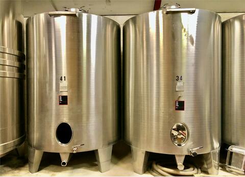Cuve inox 304 fond bomb&eacute; sur pieds 105 HL (10 500 litres) CTM