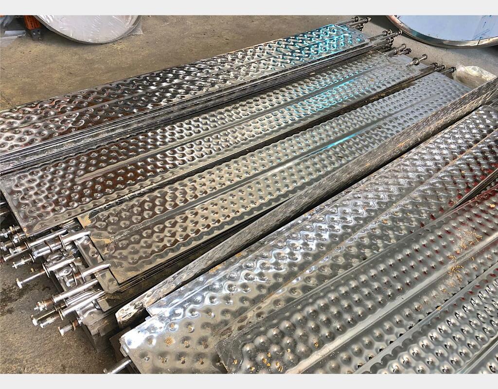 Drapeau Inox alvéolés