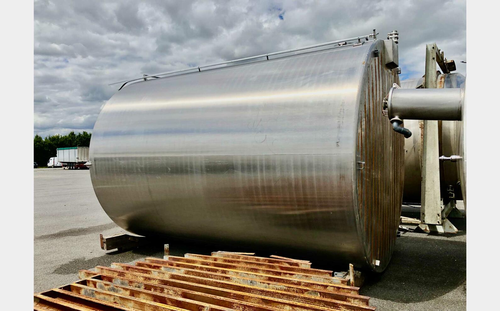 Cuve inox - Ferm&eacute;e 317 HL (31 700 litres)