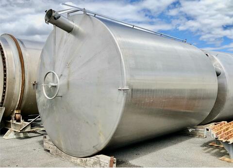 Closed stainless steel tank - Flat bottom on frame