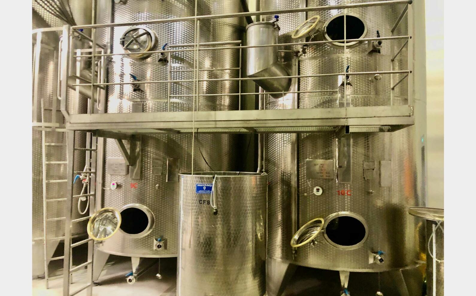 Stainless steel tank - Temperature controlled 225HL (22 500 litres) LETINA