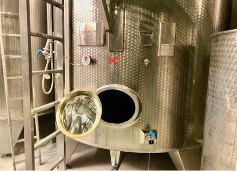Stainless steel tank - Temperature controlled 225HL (22 500 litres) LETINA