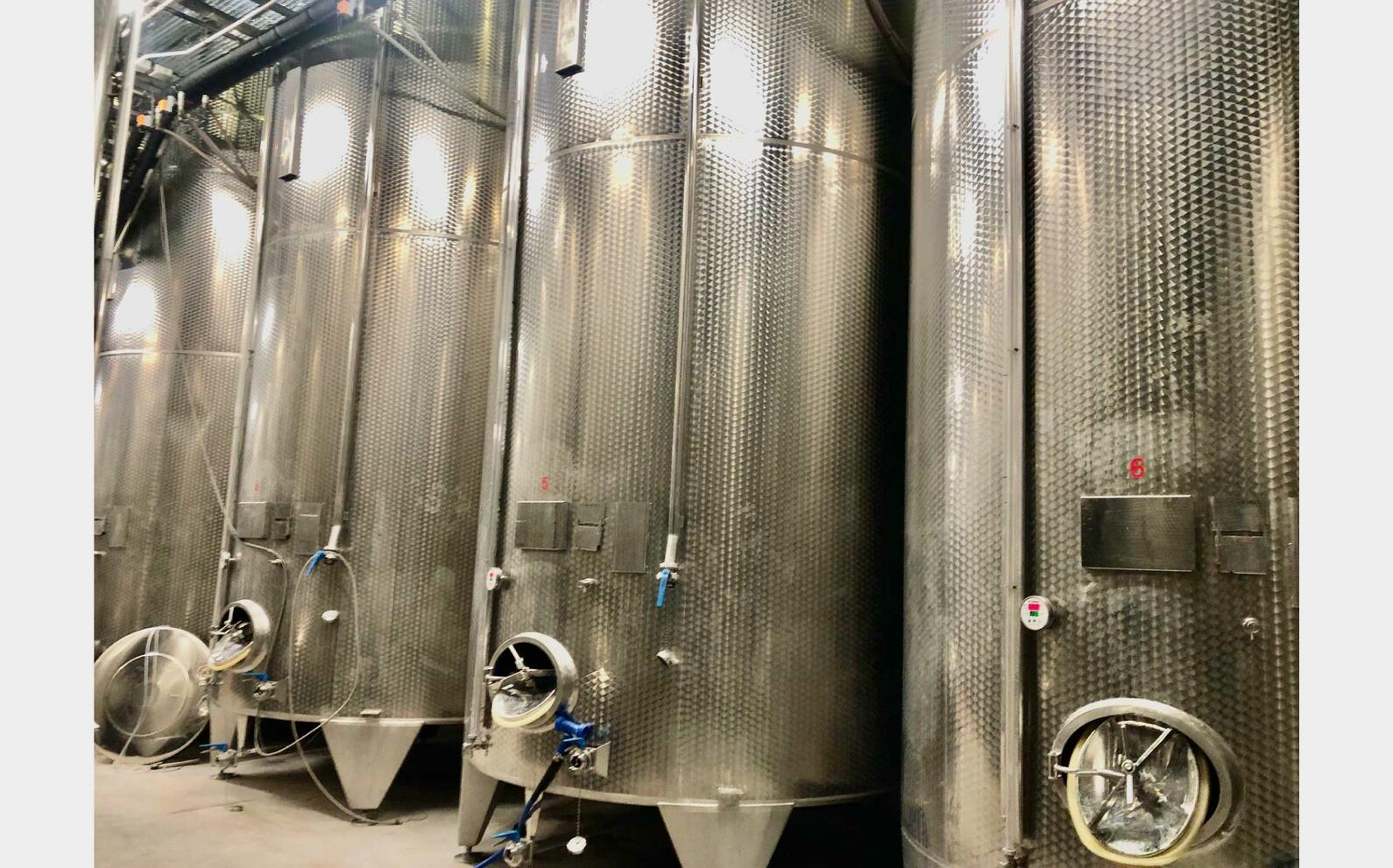 Stainless steel tank - Temperature controlled 270 HL (27 000 litres) LETINA