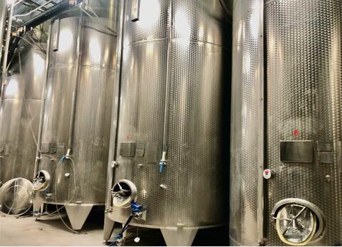 Stainless steel tank - Temperature controlled 270 HL (27 000 litres) LETINA
