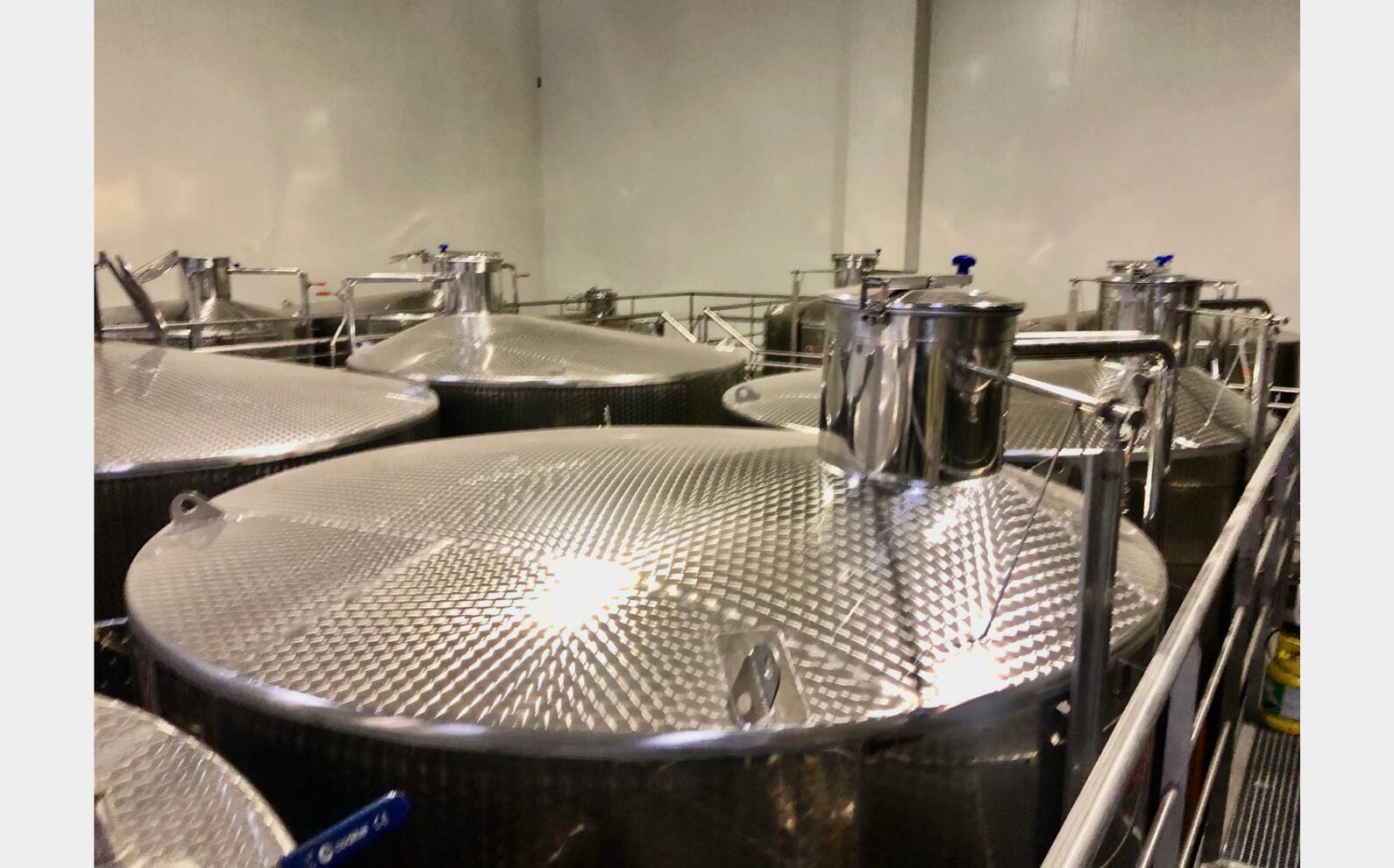 Stainless steel tank - Temperature controlled 270 HL (27 000 litres) LETINA