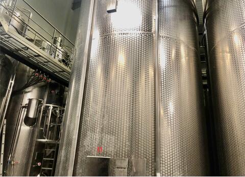 Stainless steel tank - Temperature controlled 270 HL (27 000 litres) LETINA