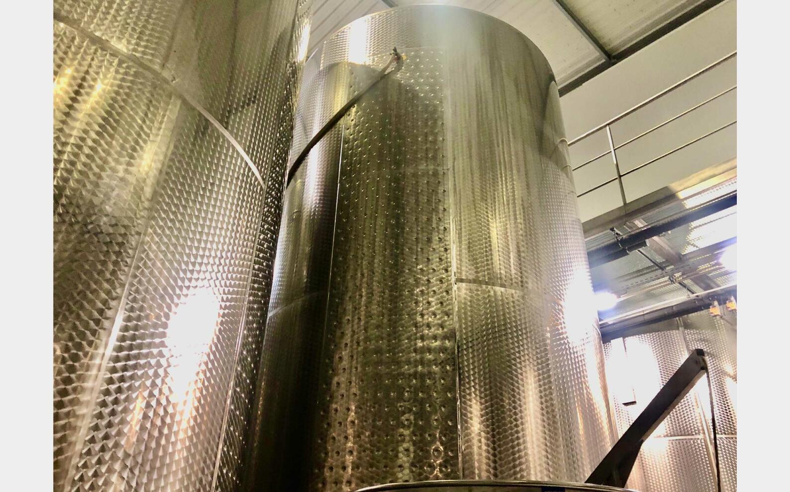 Stainless steel tank - Temperature controlled 270 HL (27 000 litres) LETINA