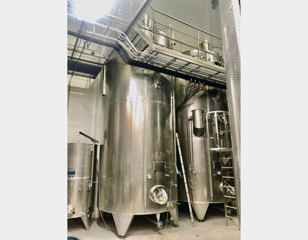 Stainless steel tank - Temperature controlled 270 HL (27 000 litres) LETINA