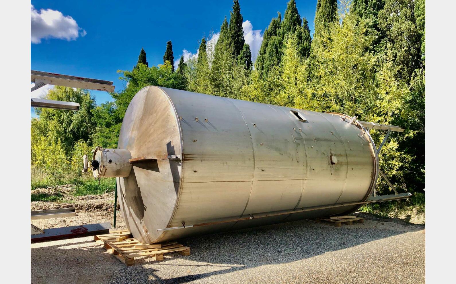 Stainless steel tank 450 HL (45 000 liters)