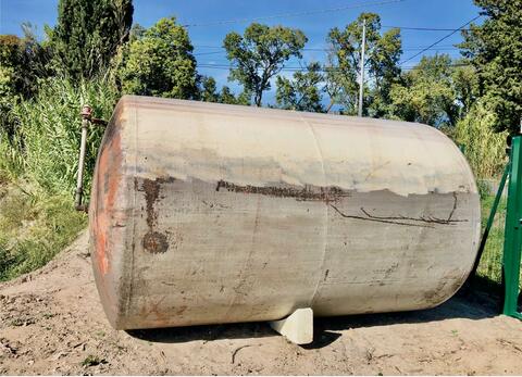 Coated steel tank - On concrete feet - Rectangular