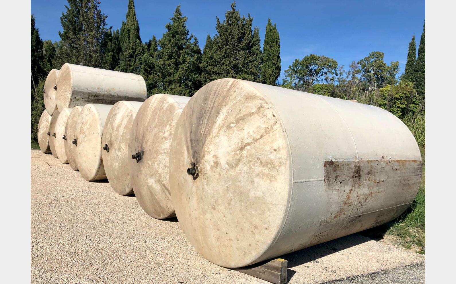 Coated steel tank - On feet 198 HL (19 800 liters)