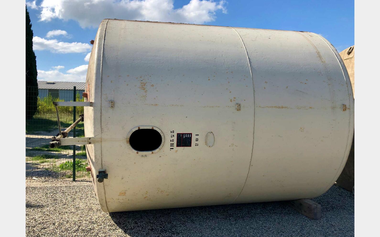 Cuve acier rev&ecirc;tu 250 HL (25 000 litres)