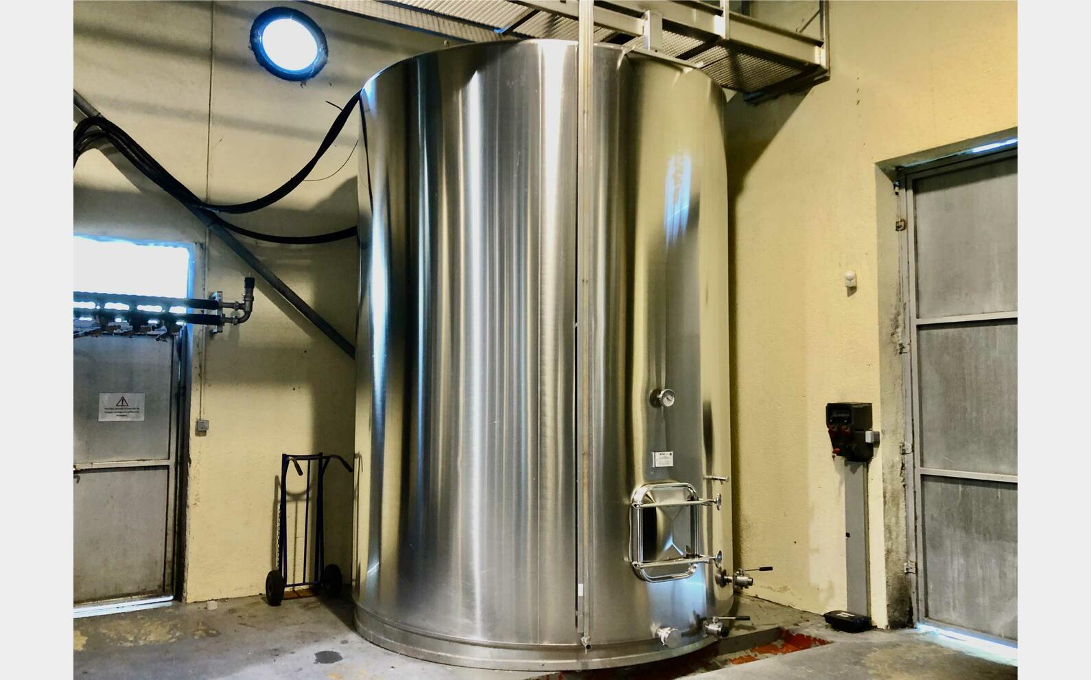 304L stainless steel tank - Flat bottom 190 HL (19 000 litres) STAI
