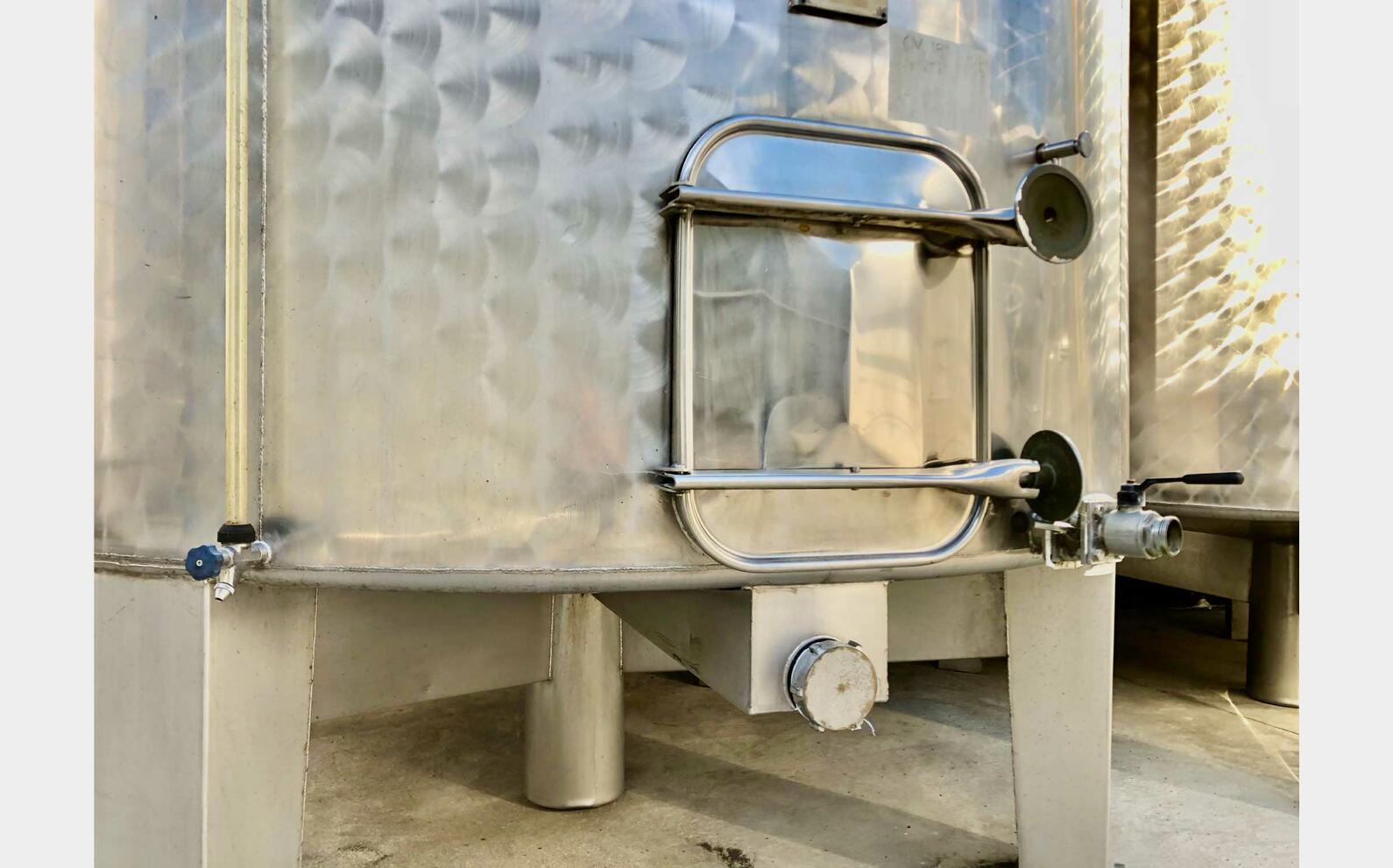 Stainless steel tank 304L - Internal flag 150 HL (15 000 litres) LAGOUARDE