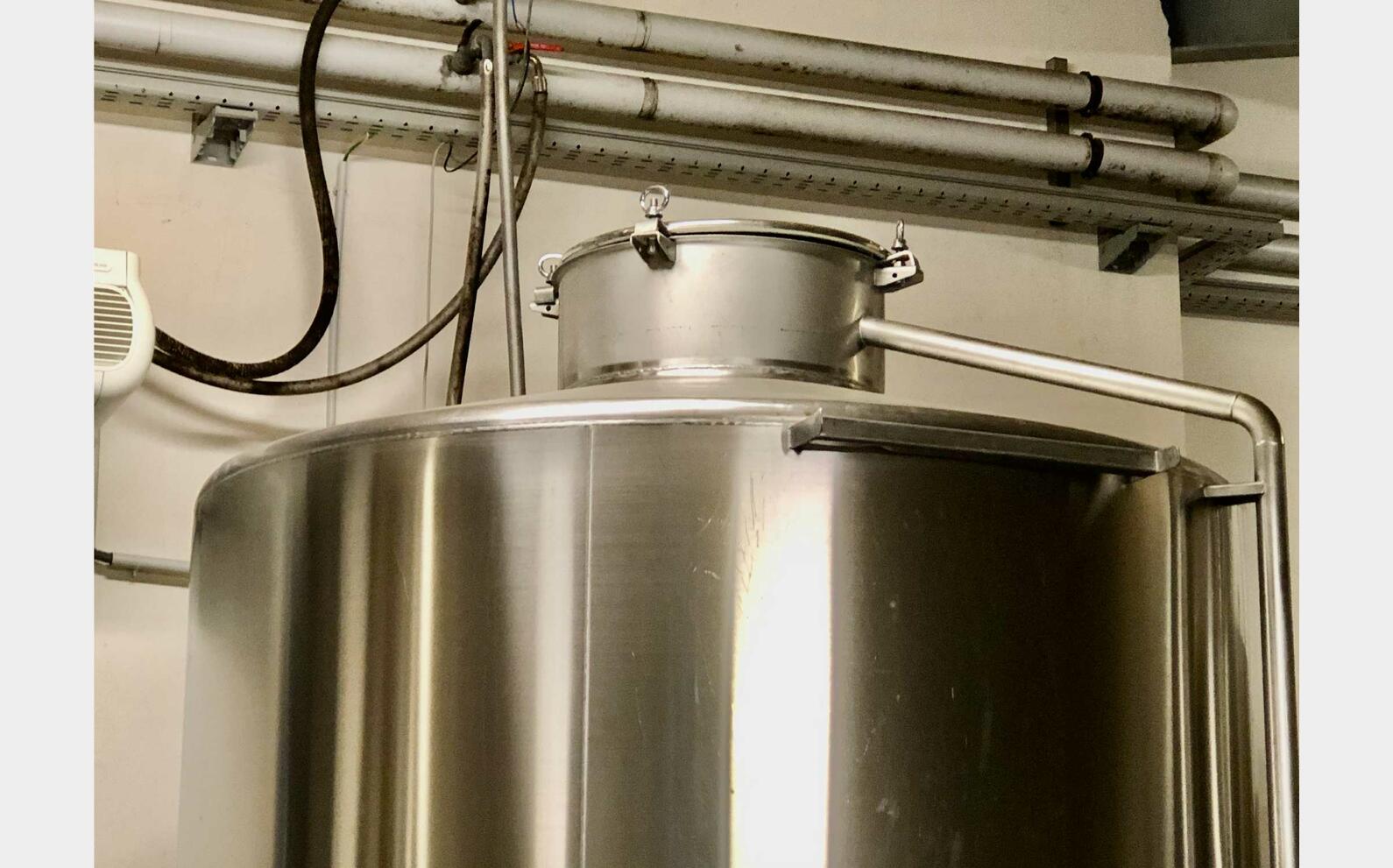 304L stainless steel tank 39 HL (3 900 litres) STAI