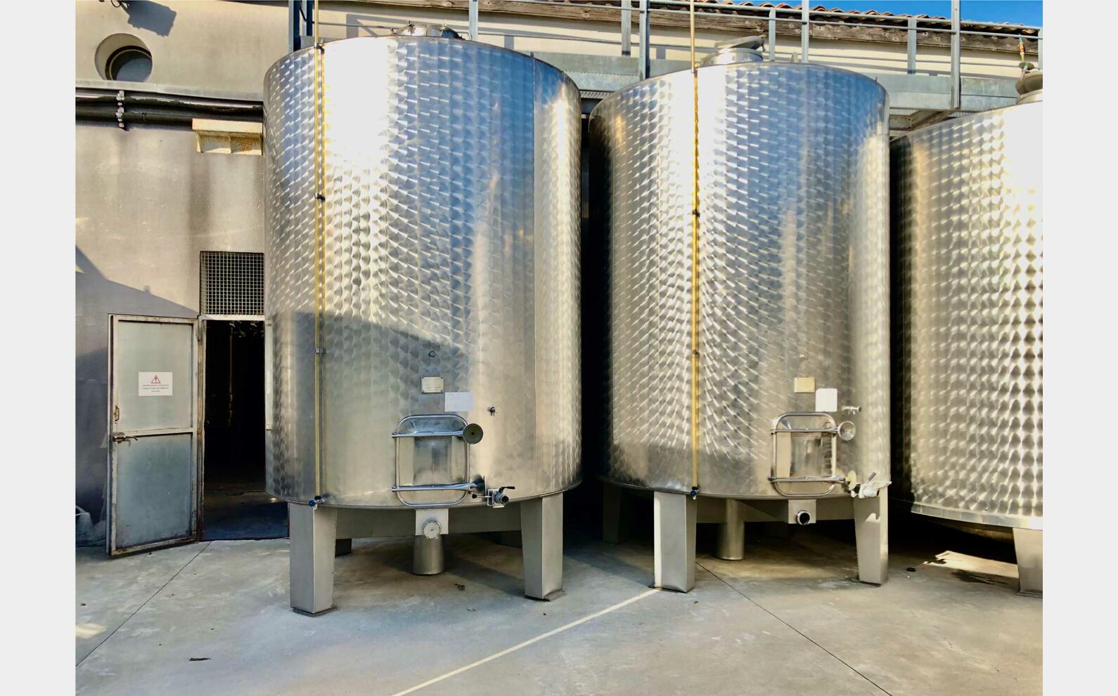 Stainless steel tank 304L - Internal flag 150 HL (15 000 litres) LAGOUARDE