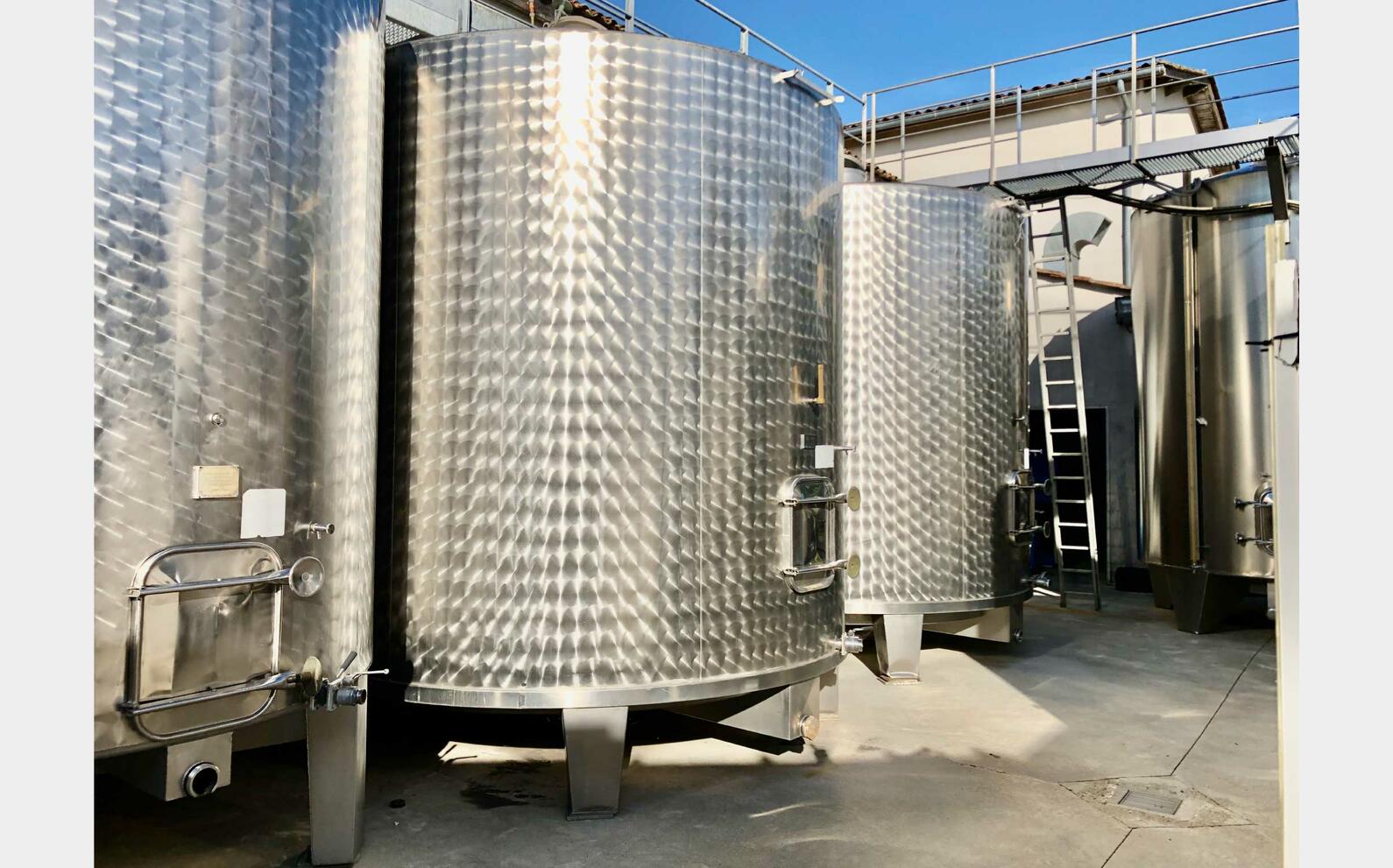 Cuve inox 304L - Drapeau int&eacute;rieur 260 HL (26 000 litres) STAI