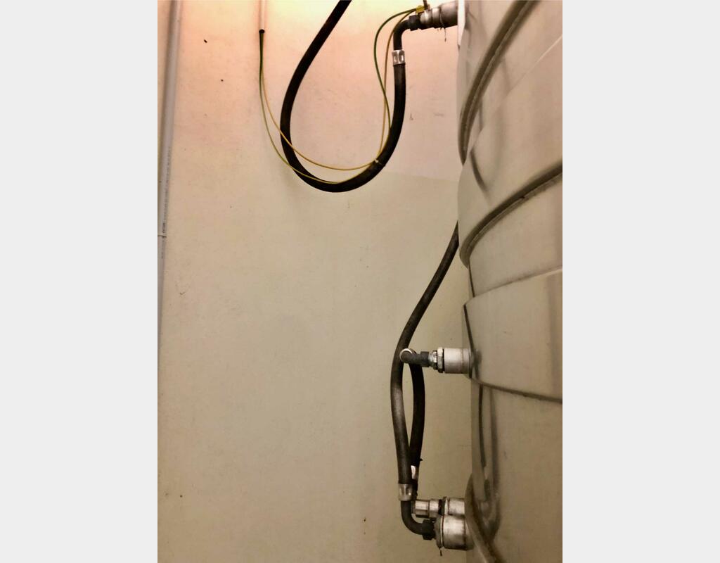 Cuve en acier inox 304L cylindrique  - Verticale sur pieds
