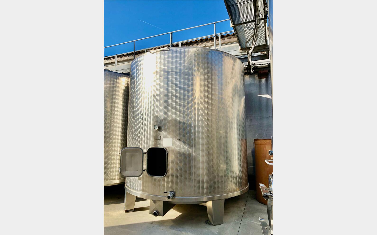 Cuve inox 304L - Drapeau int&eacute;rieur 260 HL (26 000 litres) STAI