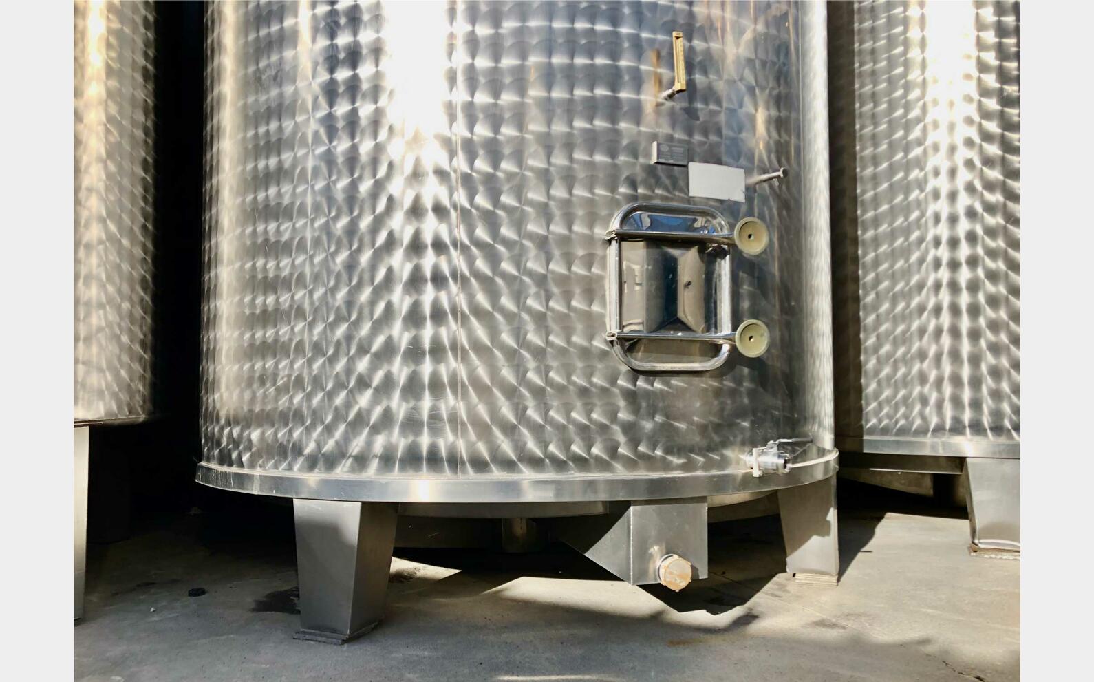 Cuve inox 304L - Drapeau int&eacute;rieur 260 HL (26 000 litres) STAI
