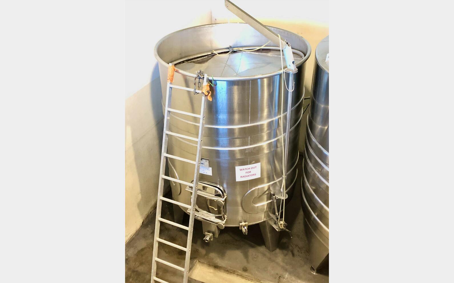 Cuve inox 304L - Chapeau flottant 50 HL (5 000 litres) STAI