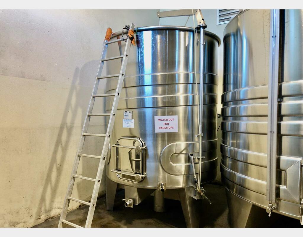 Stainless steel tank 304L - Floating cap 50 HL (5 000 litres) STAI