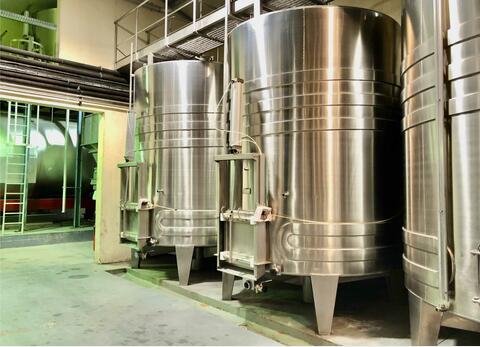 Stainless steel tank - Cylindrical  - Vertical on legs