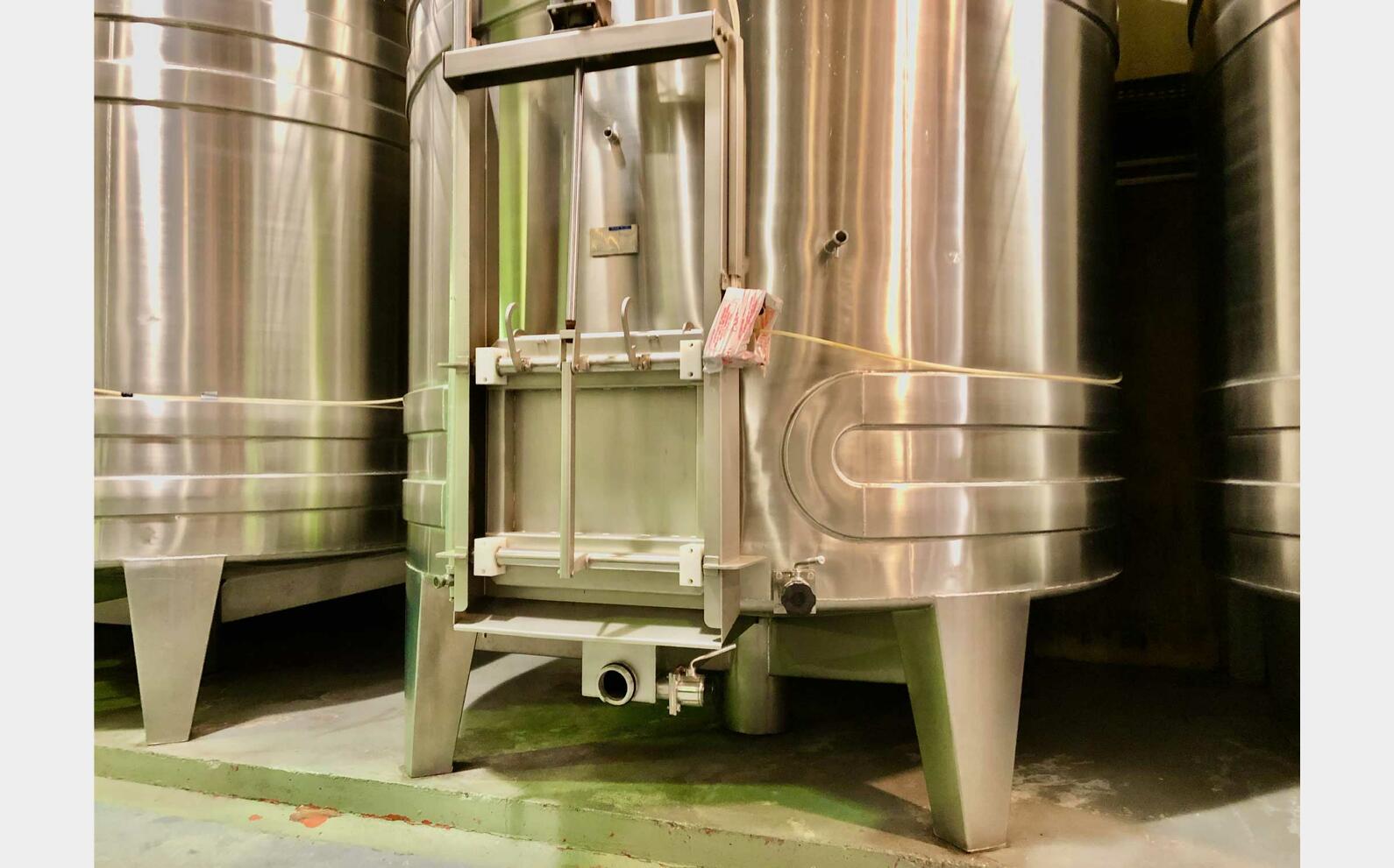Cuve inox - Porte pneumatique 150 HL (15 000 litres) STAI