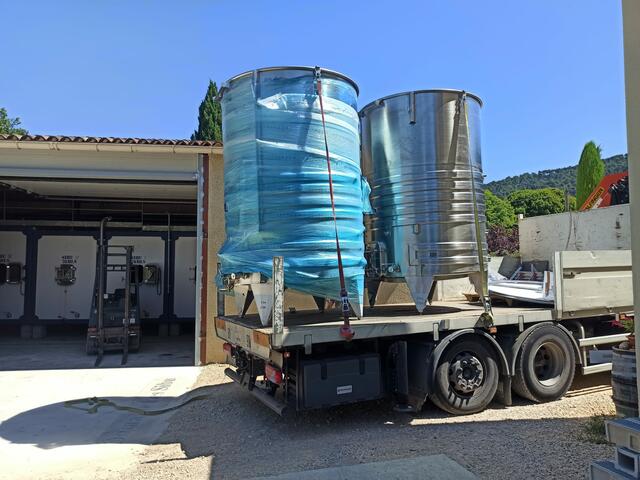 installation-arsilac-domaine-les-sibu-cuve-inox-1