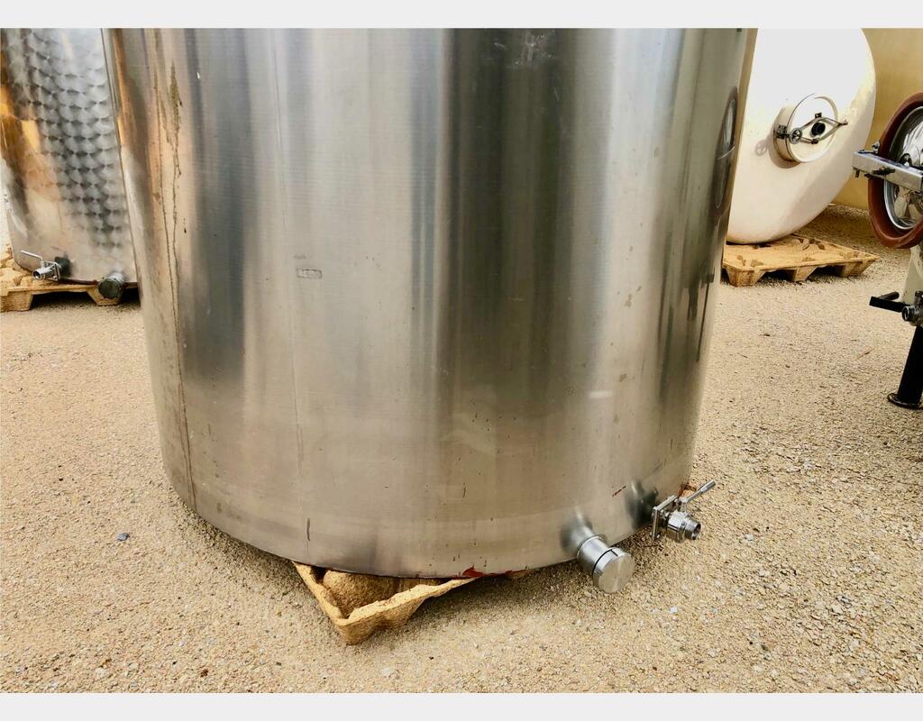 Stainless steel tank