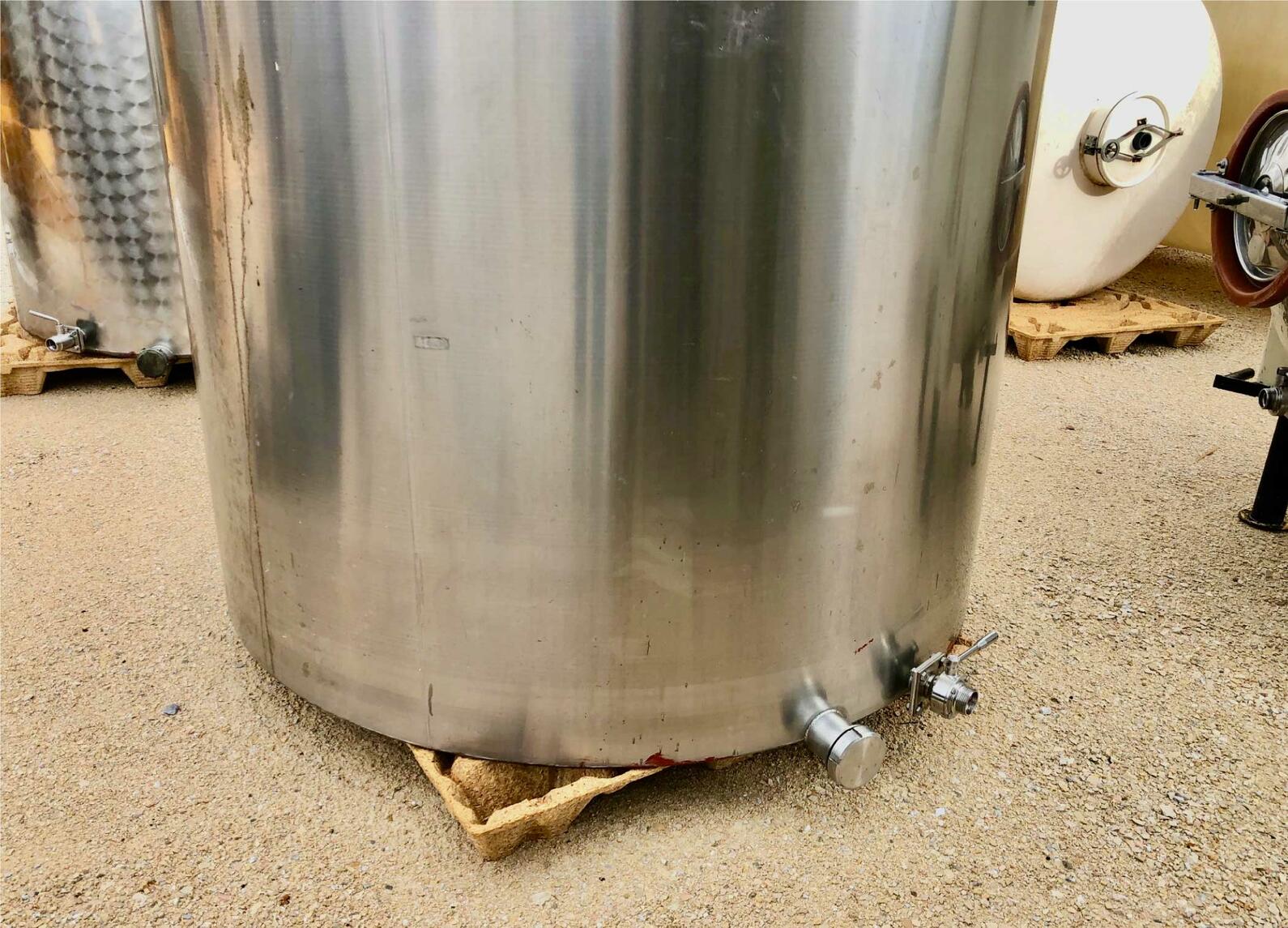 Stainless steel tank