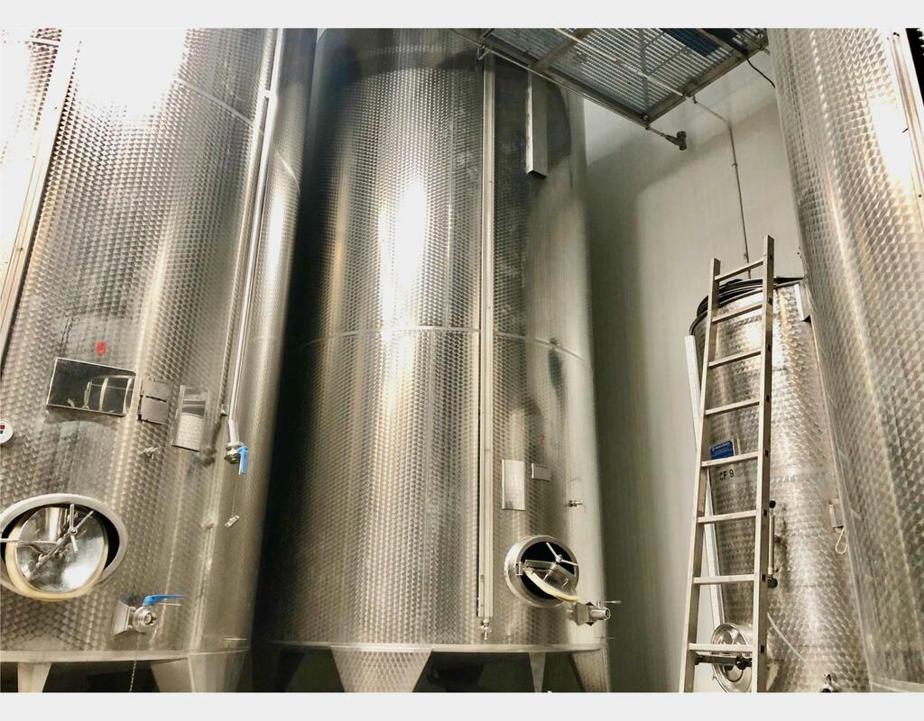 Cuve inox 304 - Sur pieds 250 HL (25 000 litres) LETINA