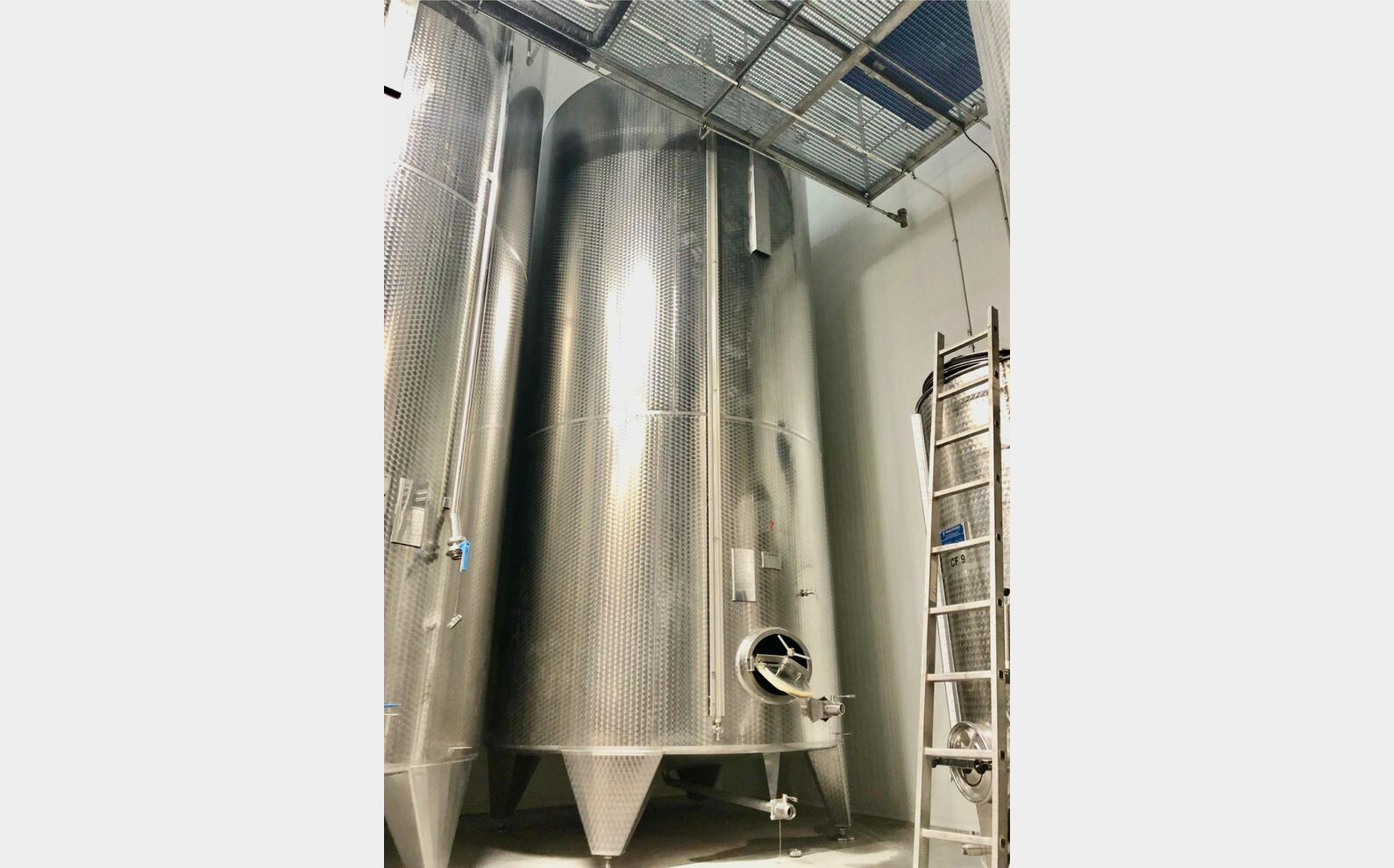 Stainless steel tank 250 HL (25 000 litres) LETINA