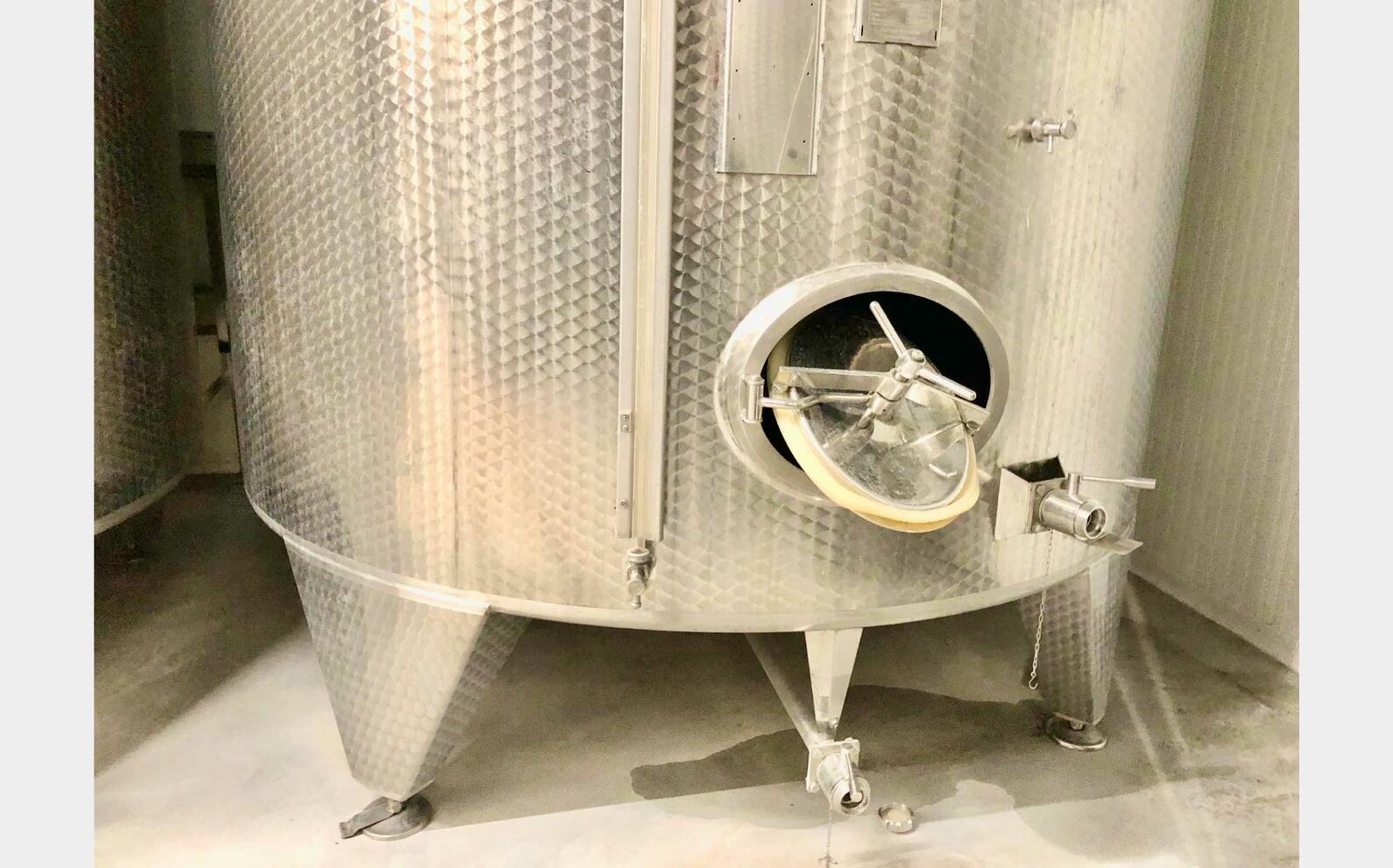 Stainless steel tank 250 HL (25 000 litres) LETINA