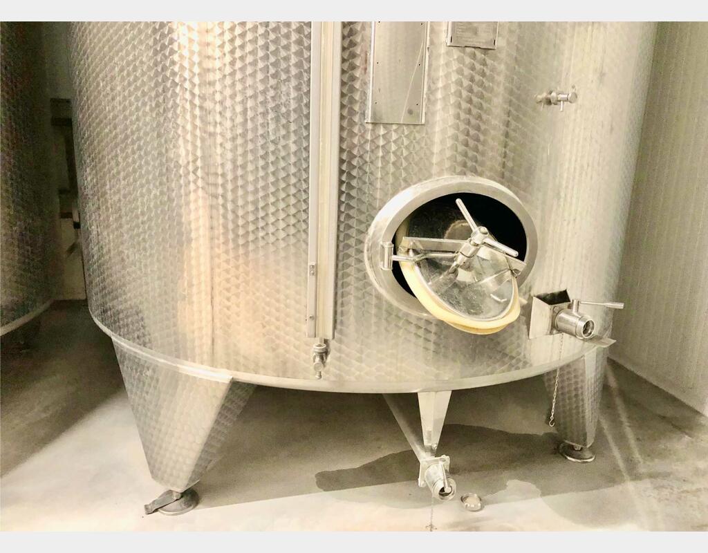 Cuve inox à fond conique sur pieds - Avec circuit de refroidissement