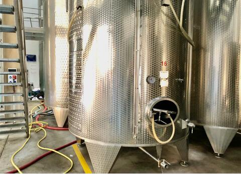 Stainless steel tank - Temperature controlled 130 HL (13 000 litres) LETINA