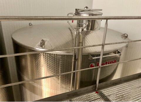 Stainless steel tank with conical bottom on feet - With cooling circuit