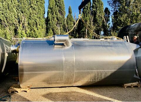 Stainless steel tank with conical bottom on feet - With cooling circuit