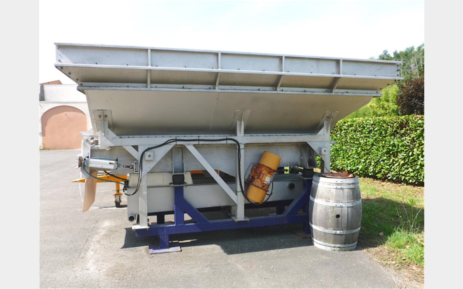 conquet vibrant  VASLIN BUCHER Volume : 80 hls (8000 litres)