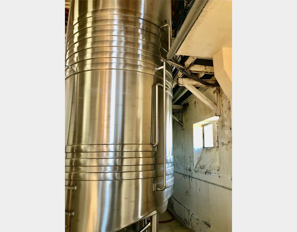 Cuve inox sur pieds - Vinification