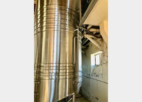 Stainless steel tank on legs - Vinification