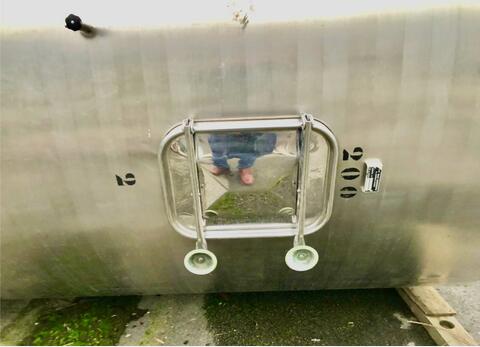 Stainless steel tank on legs - Storage