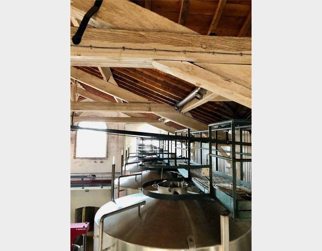 Cuve inox sur pieds - Vinification