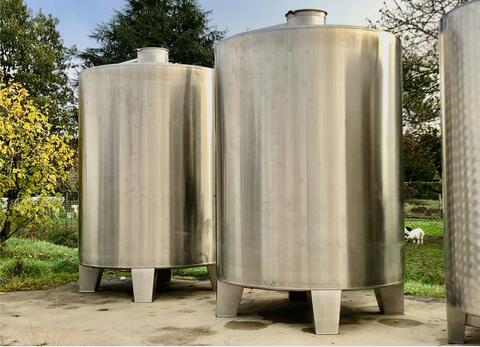 Stainless steel tank on legs - Storage