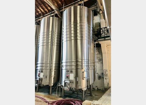 Stainless steel tank on legs - Vinification