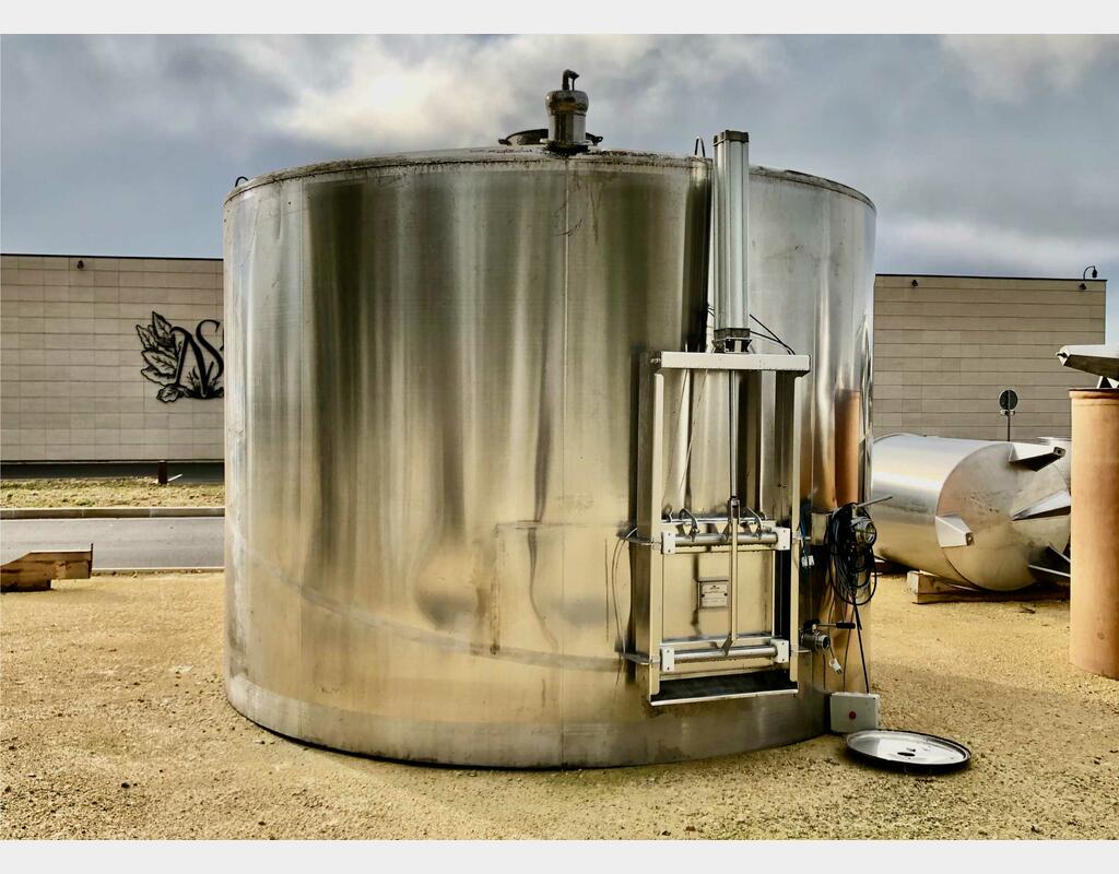 Cuve inox 304 fond inclin&eacute; &agrave; 30% 150 HL (15 000 litres) MANGEARD