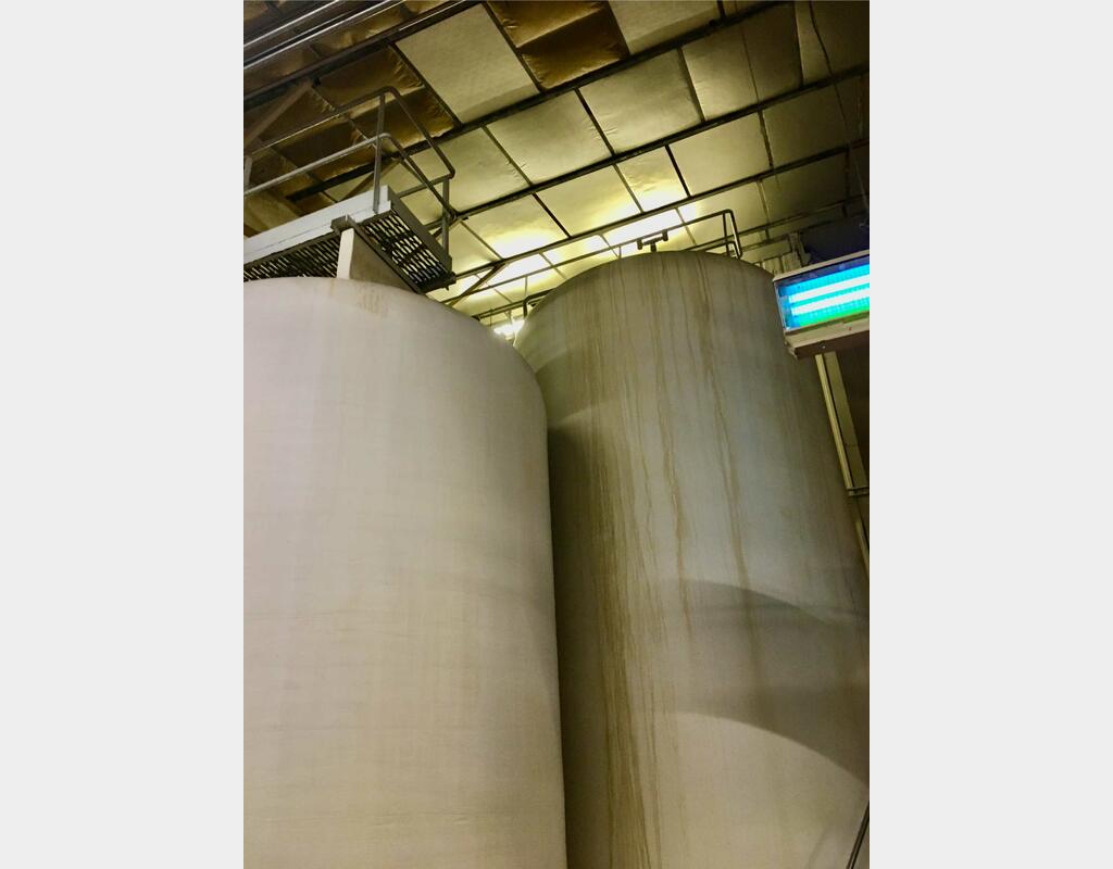 Cuve en fibre de verre verticale - Cylindrique - Fond plat
