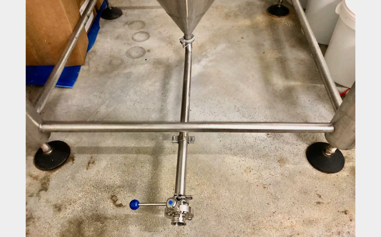 Cuve de garde inox - Cylindro conique 60 HL (6 000 litres) PSS